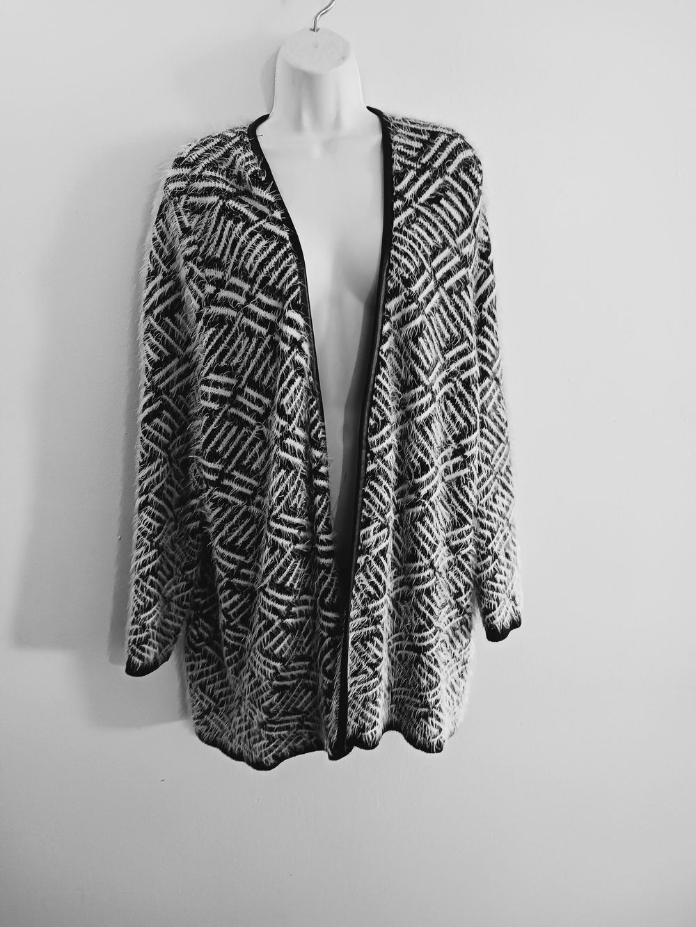 Open-Front Patterned Cardigan Sweater in Black and White